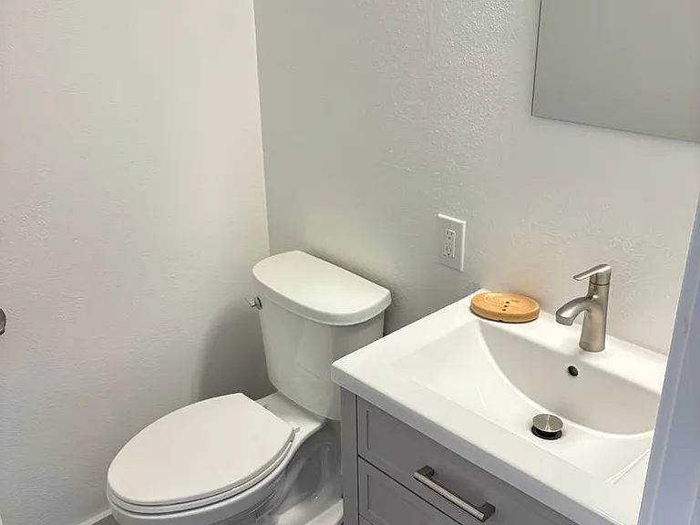 208 Pearl St #I — Photo 5