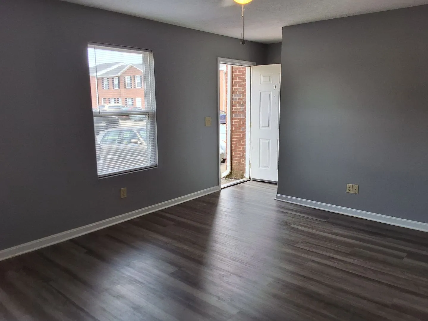 1117 Crowne Pointe Drive — Photo 3