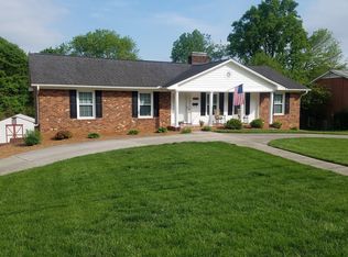 4061 Tangle Ln, Winston Salem, NC 27106