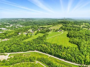 33 Peckham Ln, Gibsonia, PA 15044