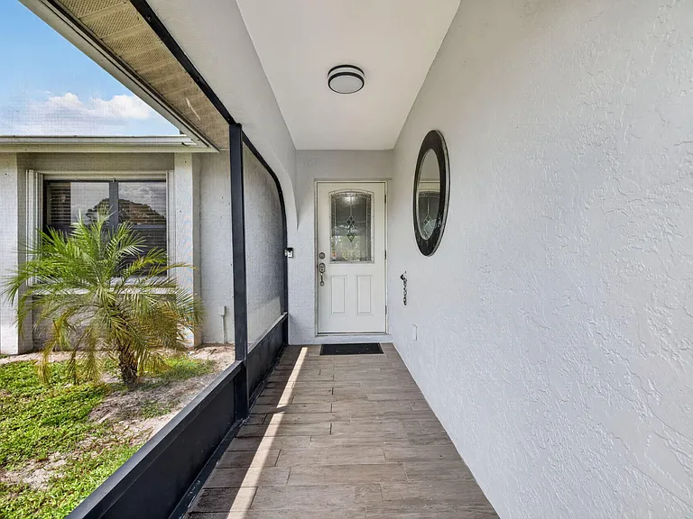 825 SE Starflower Ave — Photo 4