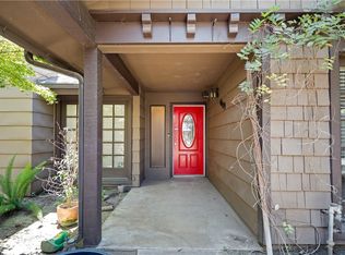 4029 W Hillsdale Ct, Visalia, CA 93291