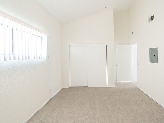 ORIGINAL PHOTO - SECOND BEDROOM