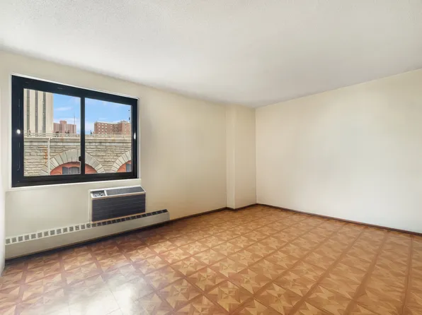 333 Pearl Street image 2 of 6