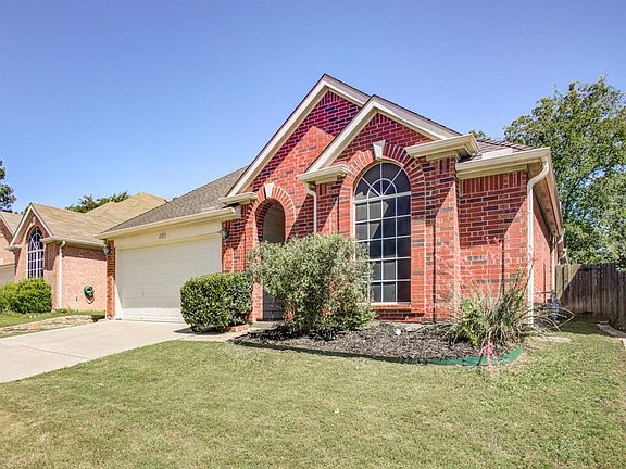 3rd image of 4725 Parkmount Dr