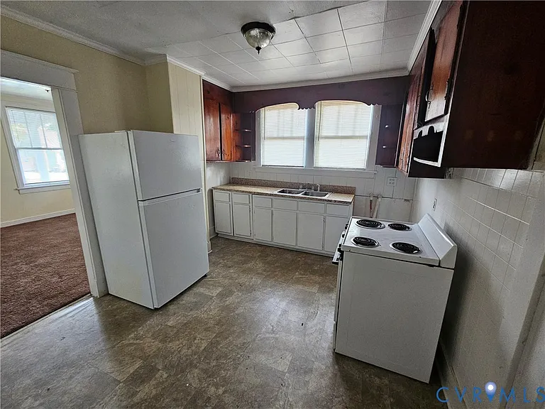 3709 Stockton St — Photo 2