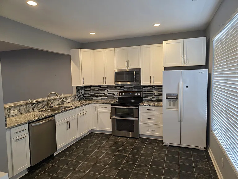 5105 Twelvepole Dr — Photo 3
