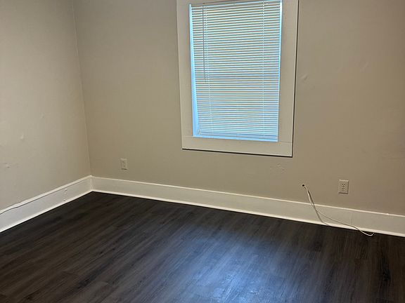 5th image of 627 Johnson St