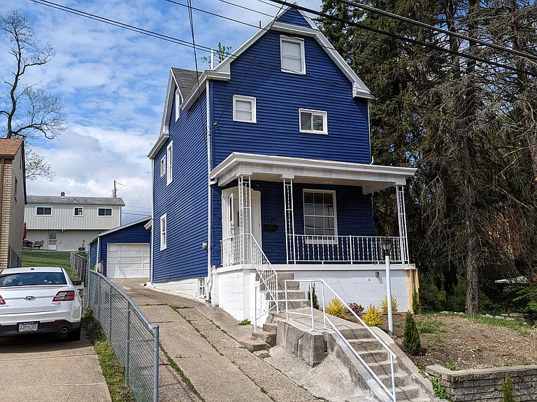 1220 Hollywood St — Photo 1
