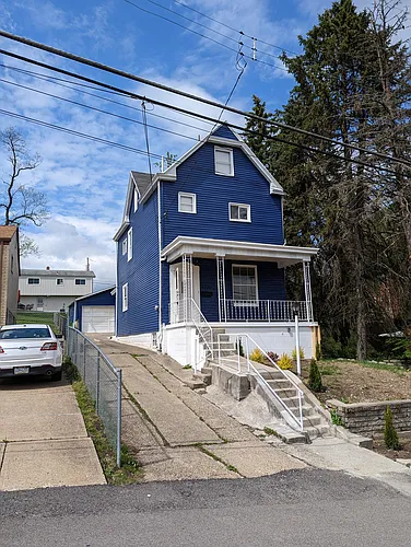 1220 Hollywood St Photo 1