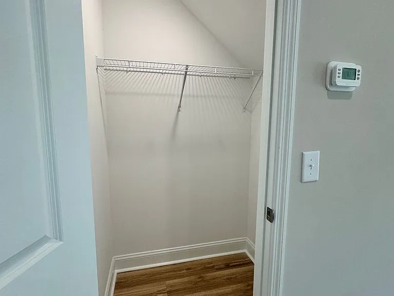 100 Loren Rd — Photo 8