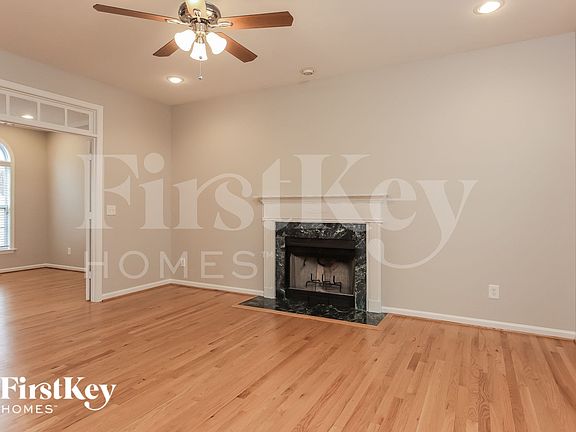 3rd image of 3802 Northumberland Dr