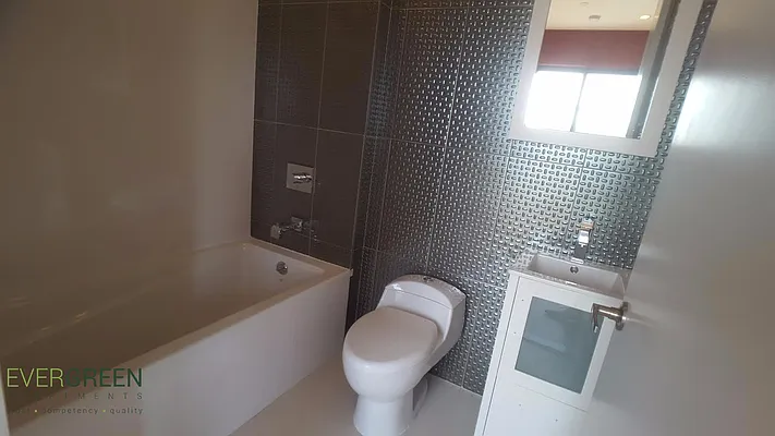 Rented by Evergreen Apartments BK | media 19