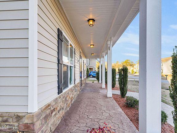 4th image of 109 Driftwood Drive