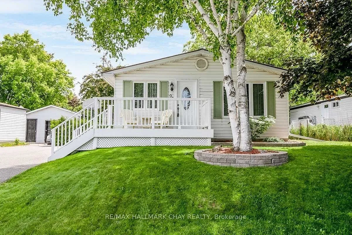 97 Walkem Dr photo 1
