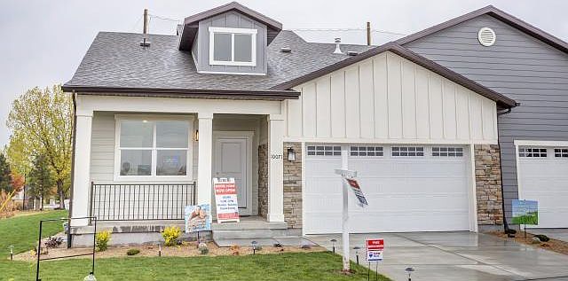 1st image of 10096 S Glenmoor Dr