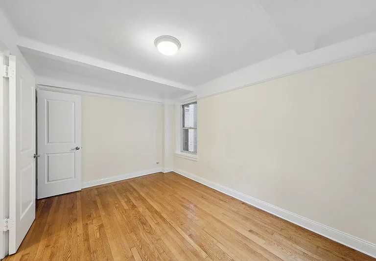 25 E 10th St #10F — Photo 4