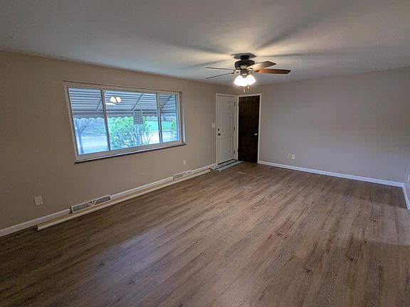 4th image of 1149 E Central Ave