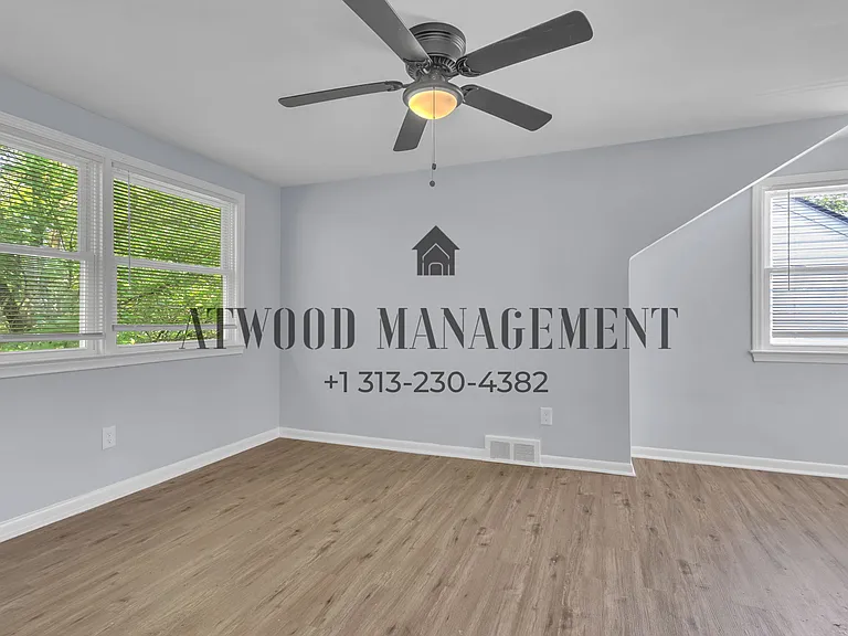 8283 Vaughan St — Photo 10