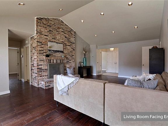 5th image of 1904 Knob Hill Dr