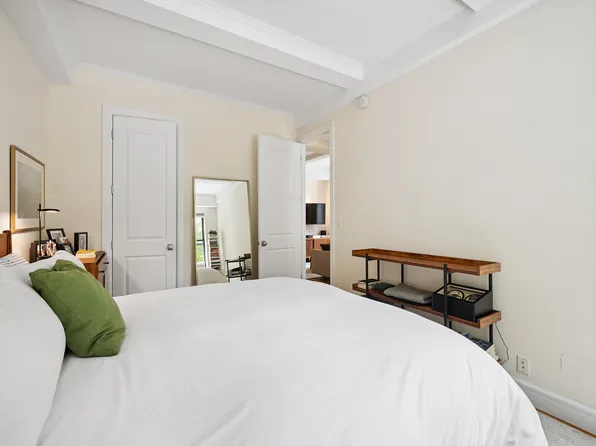 599 West End Avenue image 10 of 15