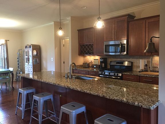 5th image of 214 Savannah Dr NE