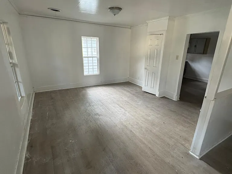 2362 Cable Ave — Photo 9
