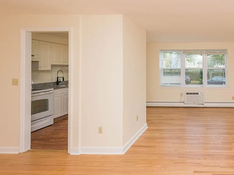 Eli Whitney Apartments — Photo 10