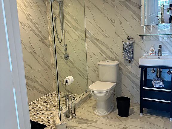 4th image of 200 N El Mar Dr #204-A