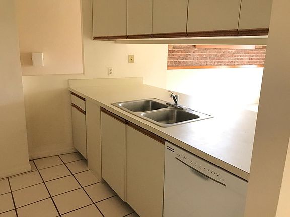 5th image of 2271 1st St APT 7