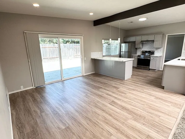 1503 Brown Dr — Photo 7