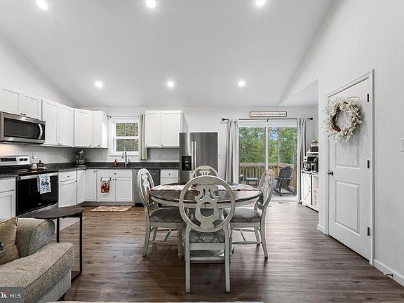 5th image of 534 Grouse Dr