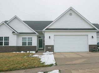 2135 Dows St, Ely, IA 52227