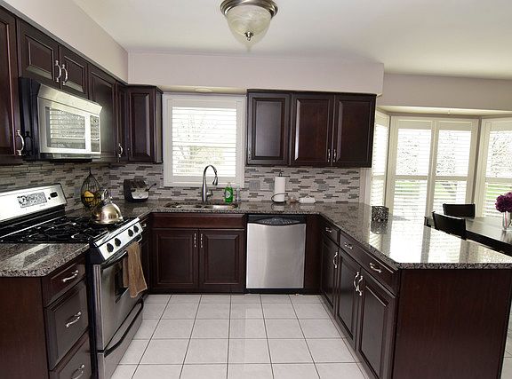 3rd image of 1156 Hyde Park Ln