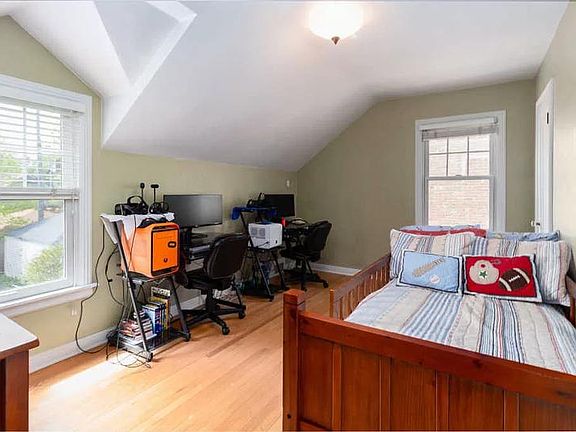 5th image of 5053 N Diversey Blvd