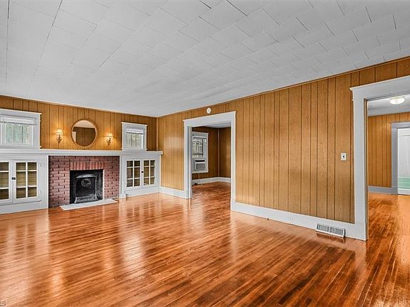 3rd image of 408 Hodgin St