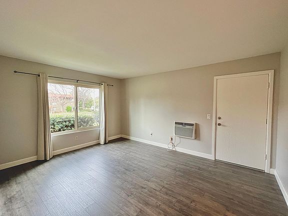 4th image of 1515 Border Ave APT B