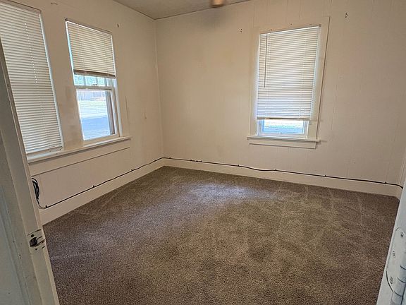4th image of 702 S Emporia St