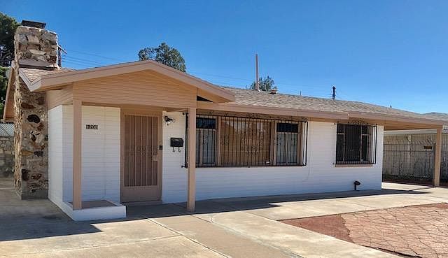 1st image of 1208 Honeysuckle Dr