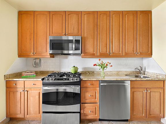 5th image of 15 W 72nd St APT 25-A