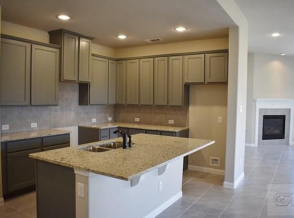 4th image of 2121 White Cove Dr