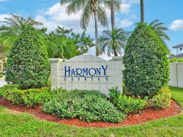 1663 E Harmony Lake Cir, Davie, FL 33324