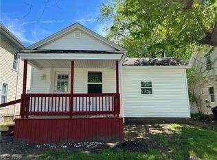 695 Maple Ave, Conneaut, OH 44030