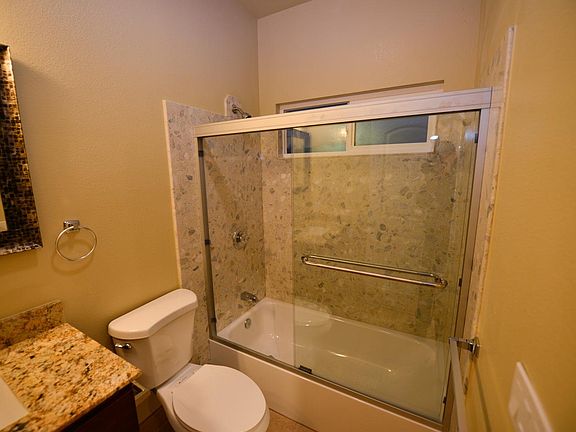 3rd image of 650 Drake St #4