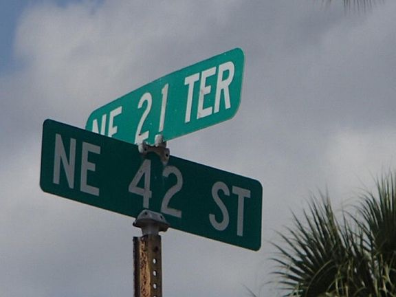 5th image of 4123 NE 21st Ter