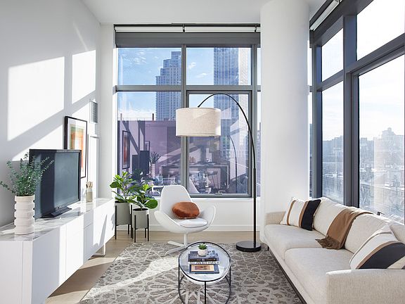 2nd image of 3 Court Sq APT 2803