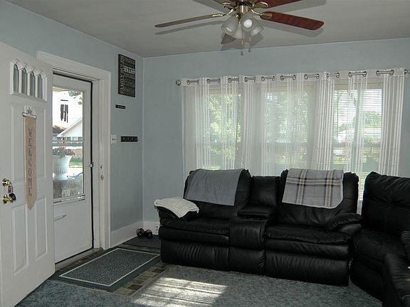 4th image of 2711 W 6th St