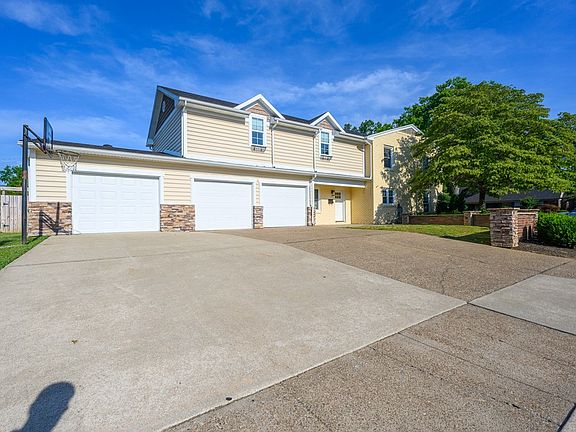 4th image of 1838 Fieldcrest Dr