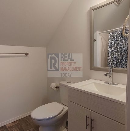 5th image of 4105 Lakeridge Dr E #Adu