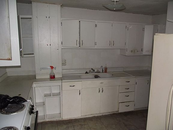 5th image of 14 School St NW
